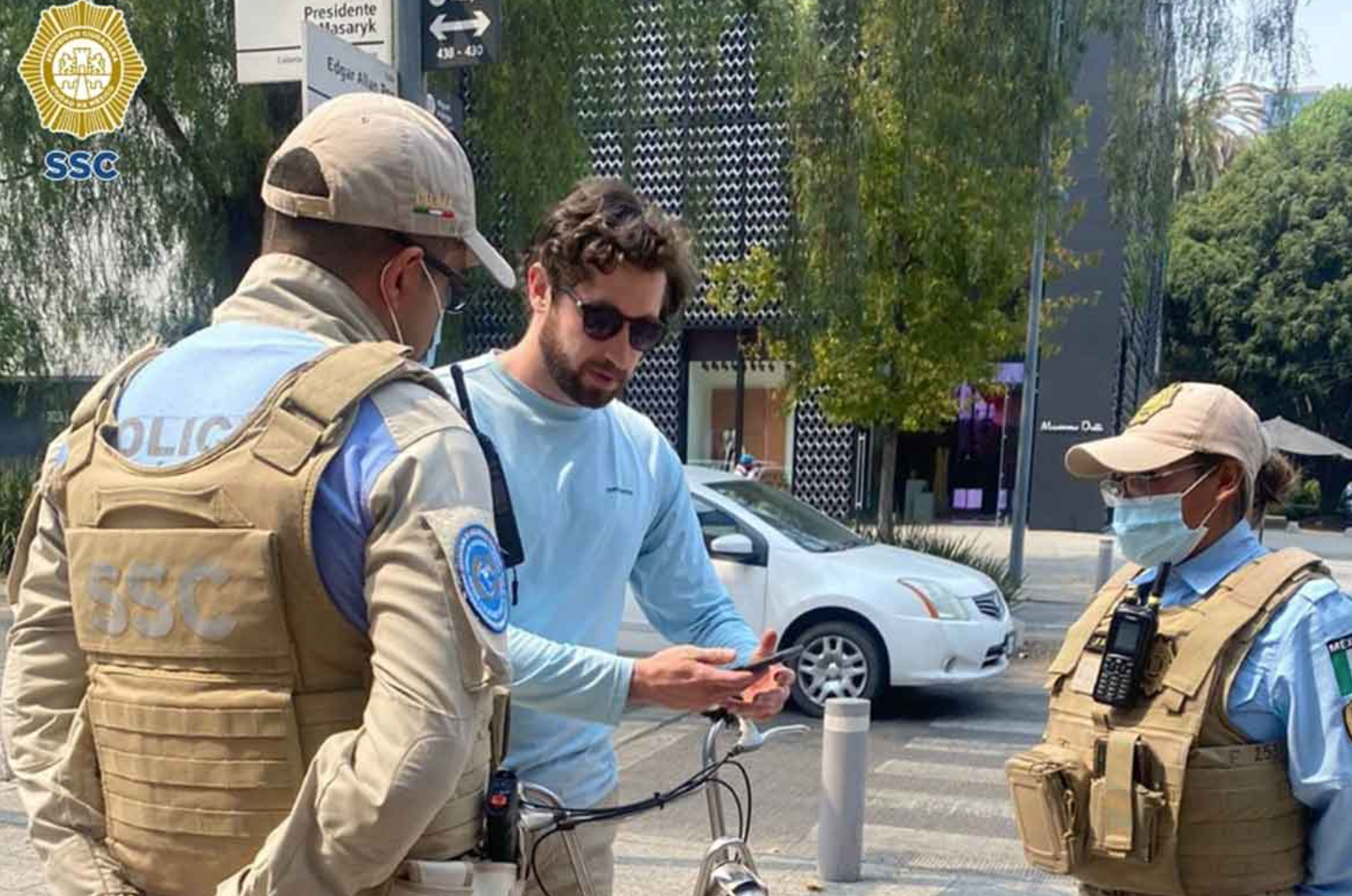 Presentan el Libro de Policía Turística CDMX